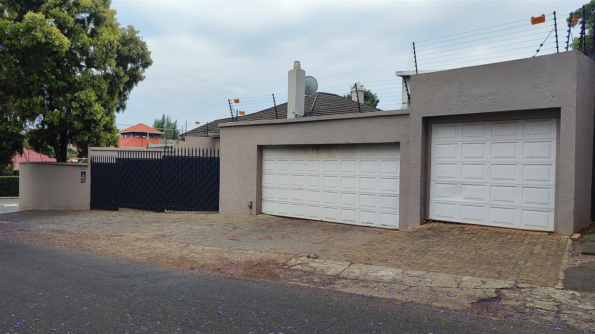 Front View of property in Melville