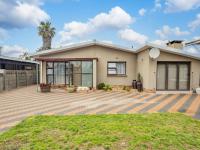 3 Bedroom 2 Bathroom House for Sale for sale in Windsor Park - CPT