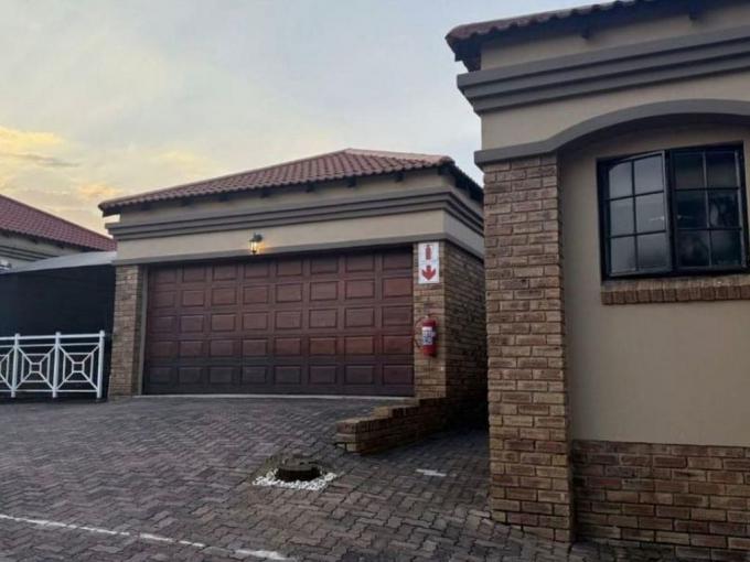3 Bedroom Sectional Title for Sale For Sale in Safarituine - MR695871