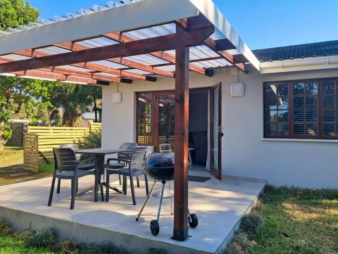 2 Bedroom Apartment to Rent in Kloof  - Property to rent - MR695880