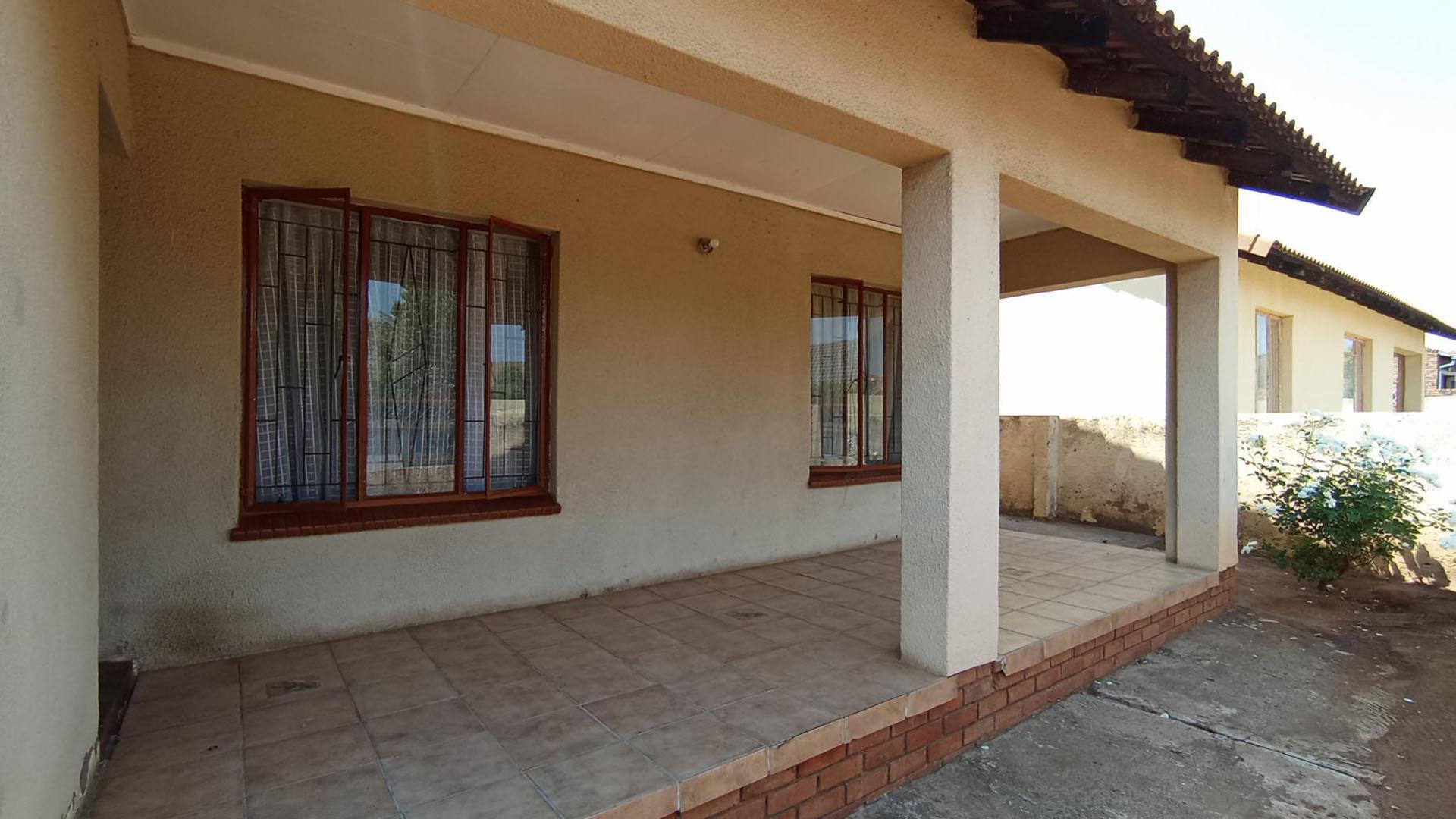 Front View of property in Mabopane