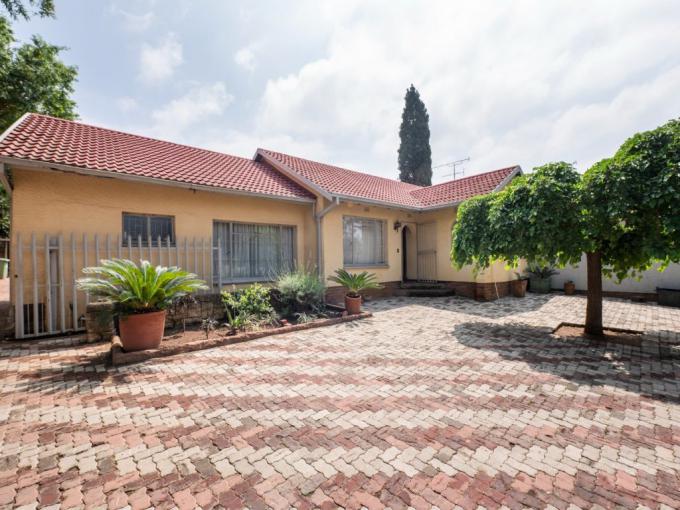 3 Bedroom House for Sale For Sale in Brackendowns - MR695912