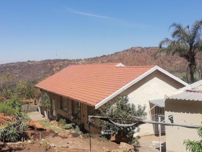 4 Bedroom House for Sale For Sale in Linmeyer - MR695930