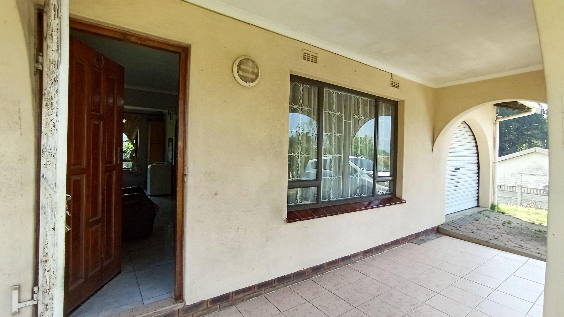 Patio - 43 square meters of property in Woodhaven 