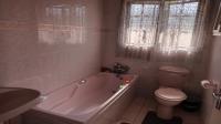 Bathroom 1 of property in Woodhaven 