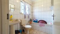 Main Bathroom - 5 square meters of property in Woodhaven 