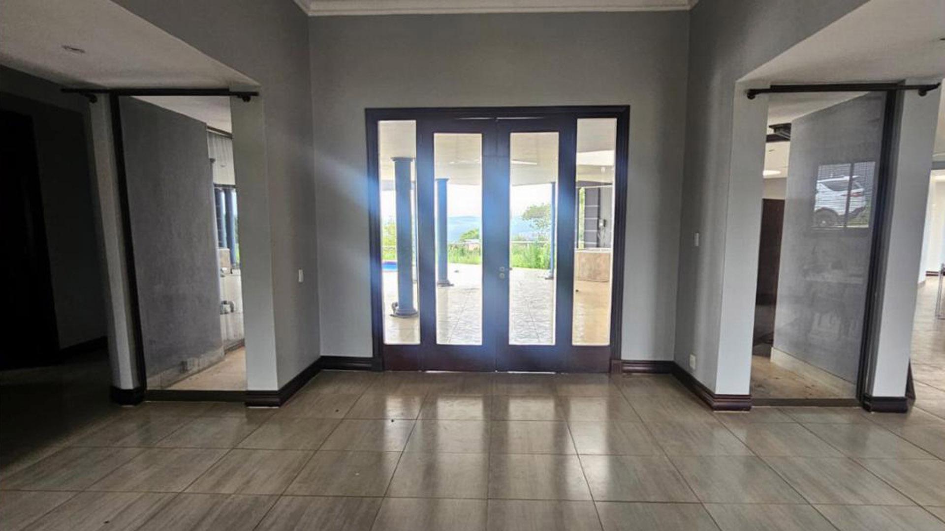 Spaces of property in Mooikloof Ridge