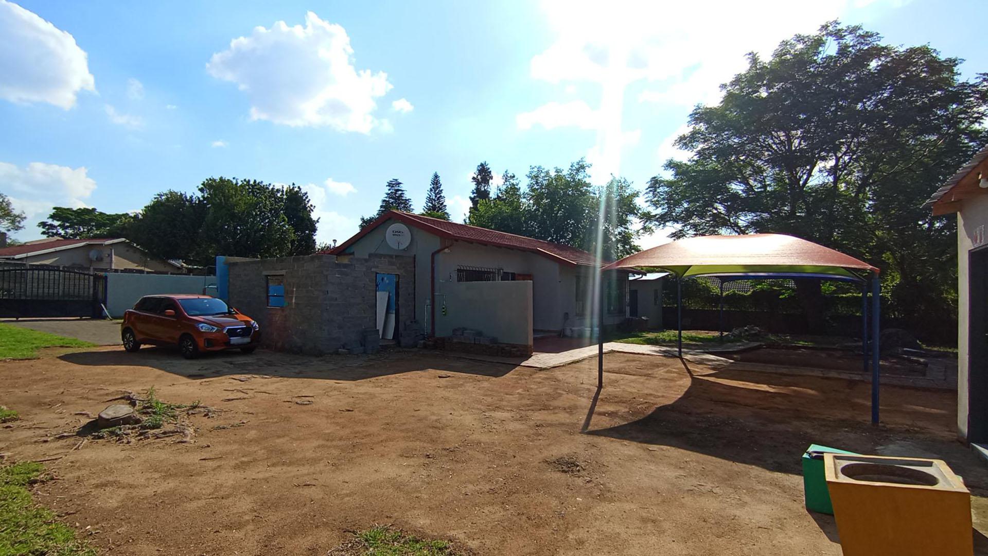 Backyard of property in Noordwyk