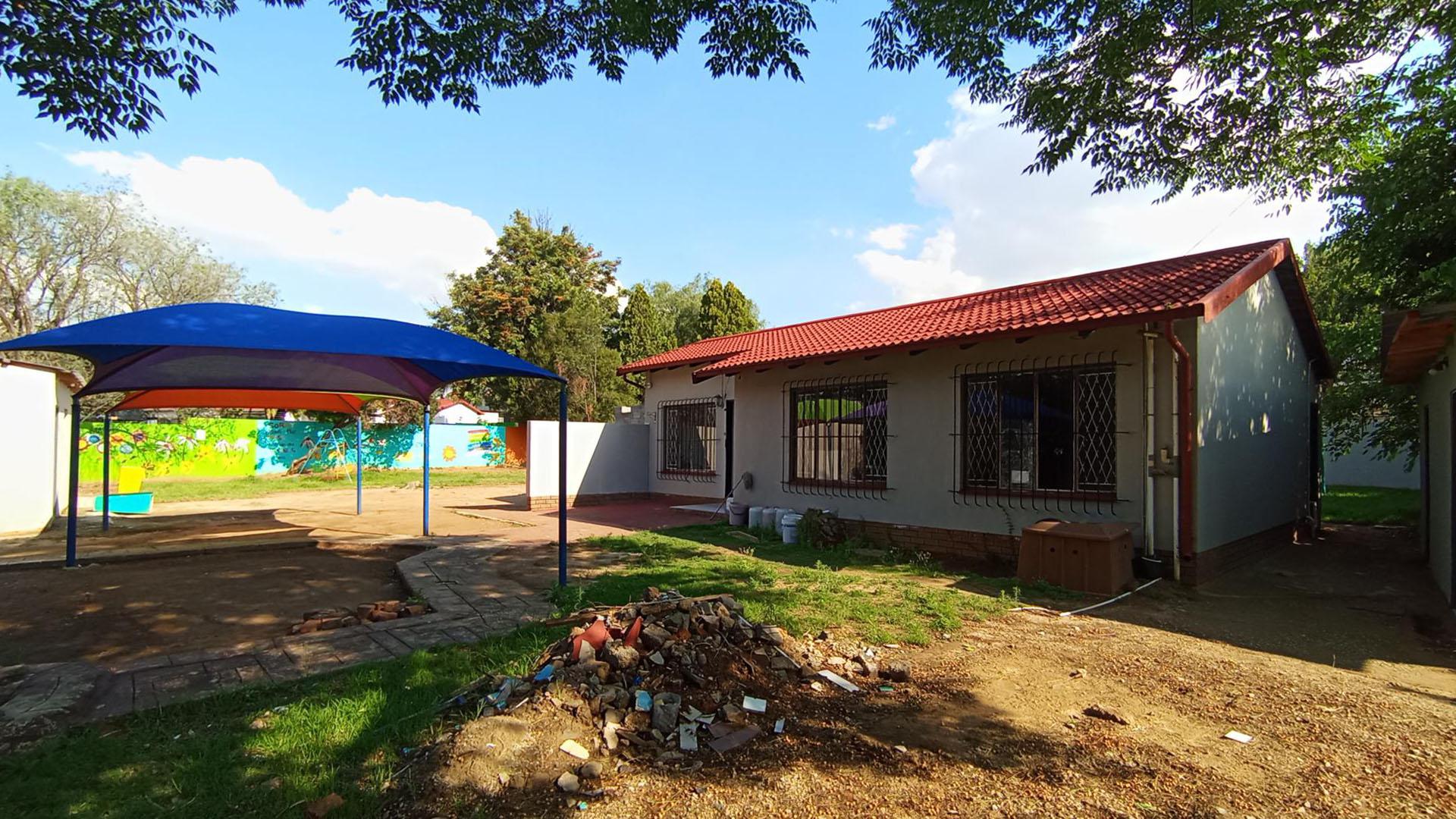 Backyard of property in Noordwyk