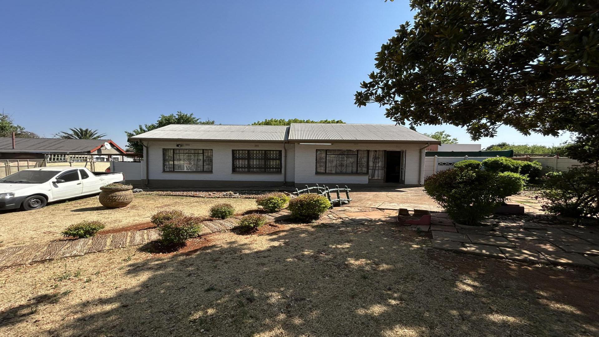 Front View of property in Pretoriusrus