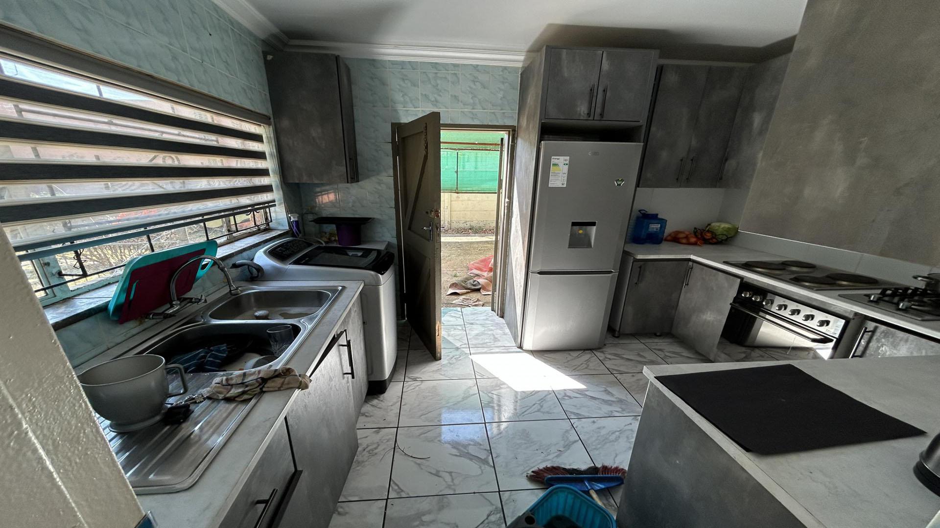 Kitchen of property in Pretoriusrus
