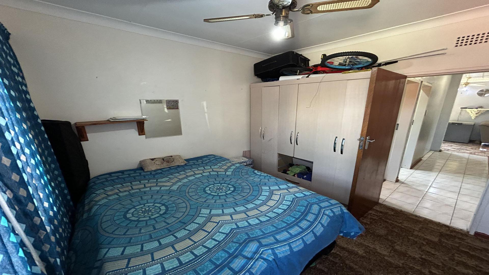 Bed Room 2 of property in Pretoriusrus