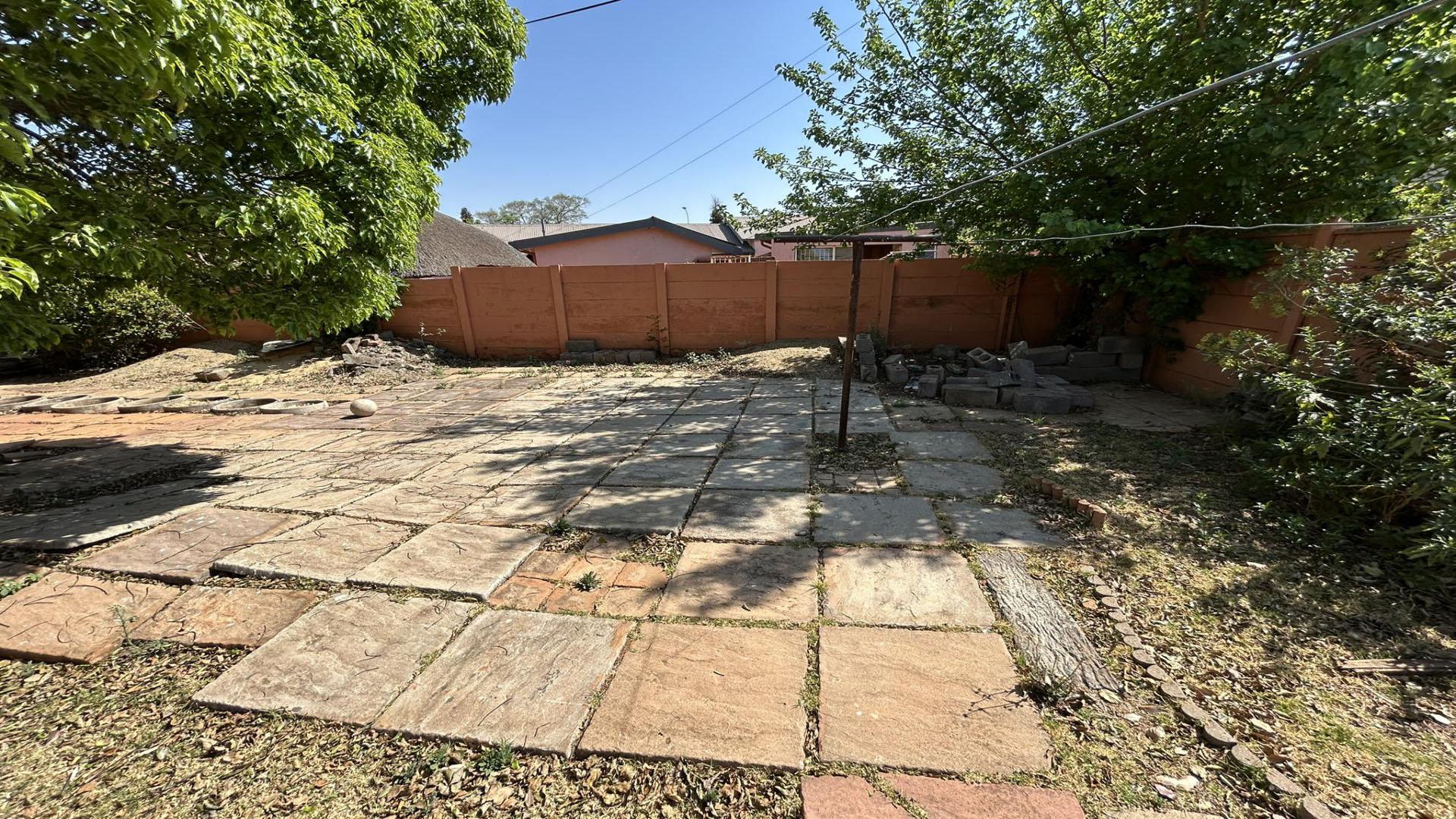 Backyard of property in Pretoriusrus