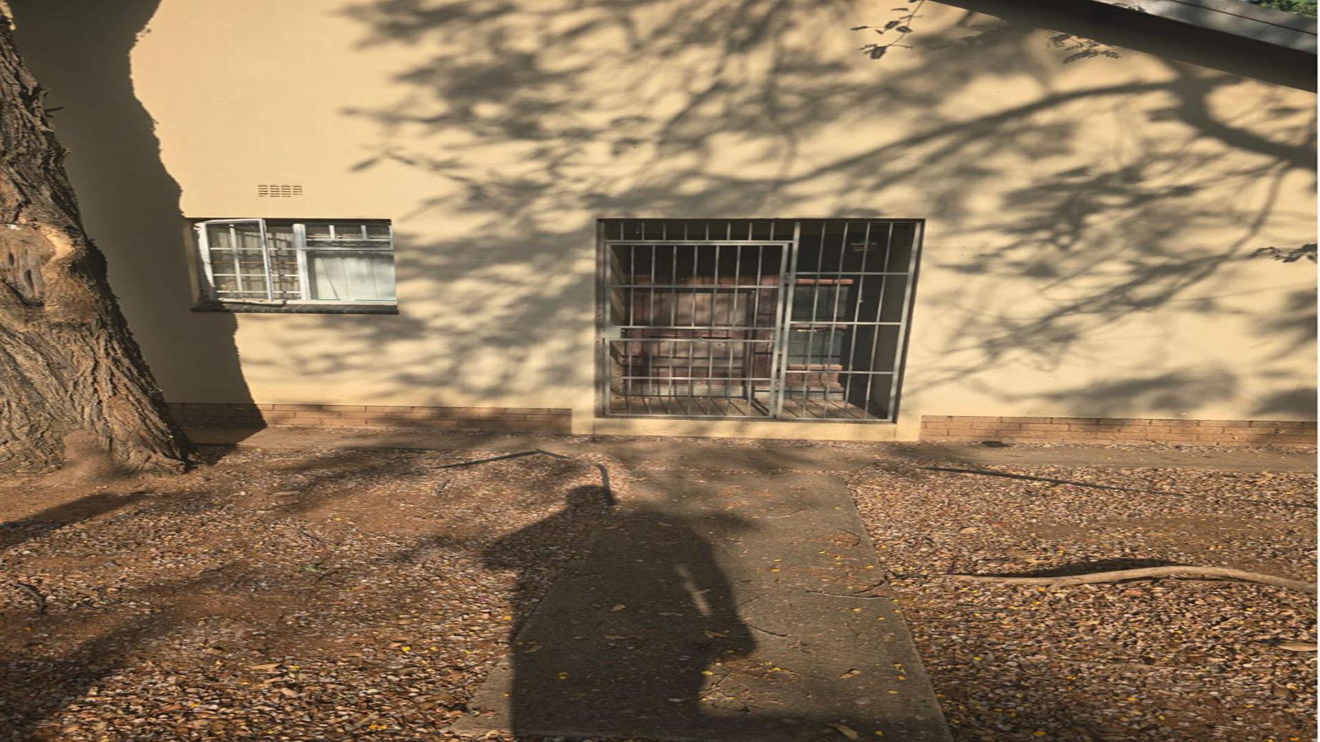 Spaces of property in Onverwacht