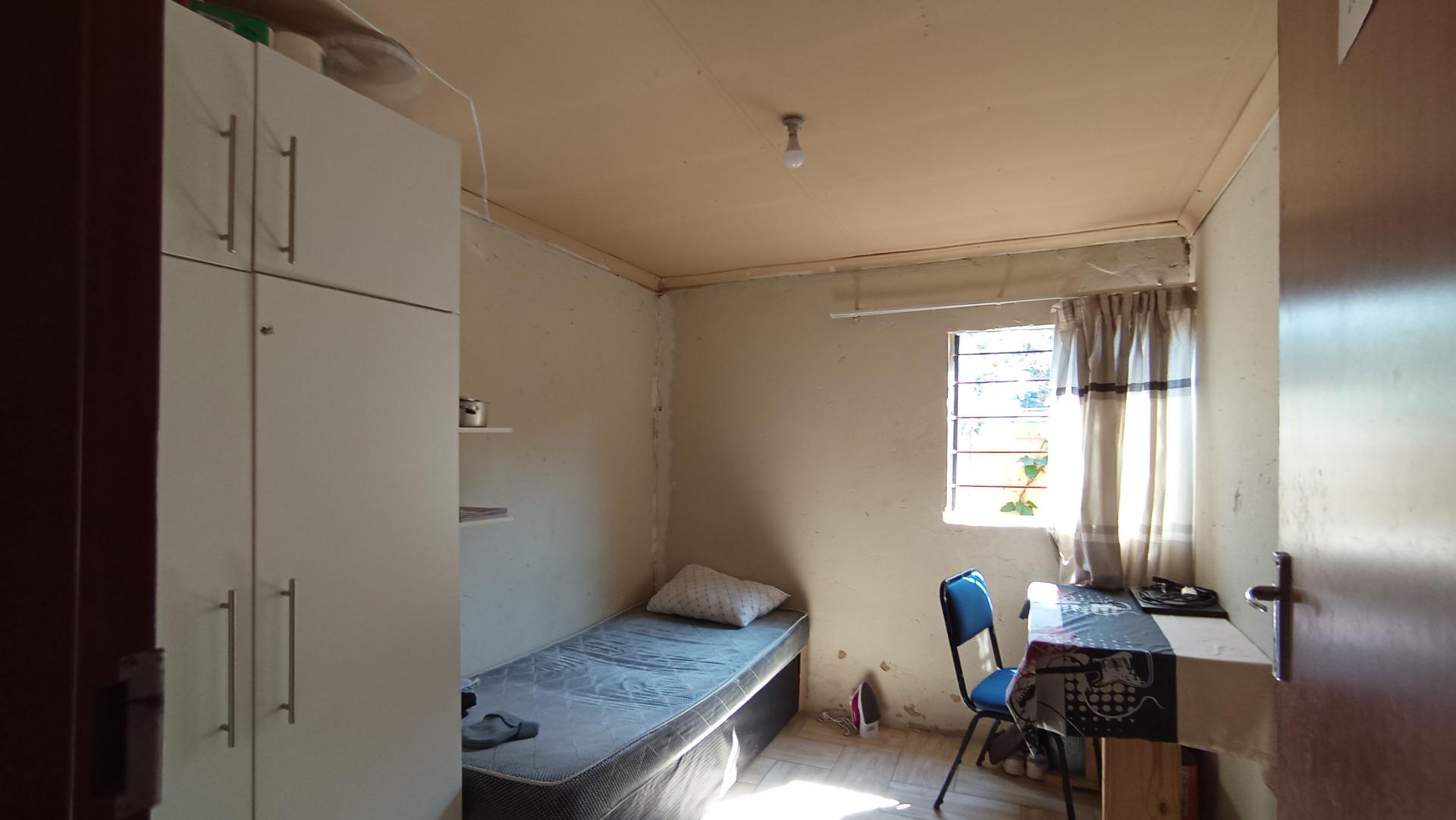 Bed Room 1 of property in Hurst Hill