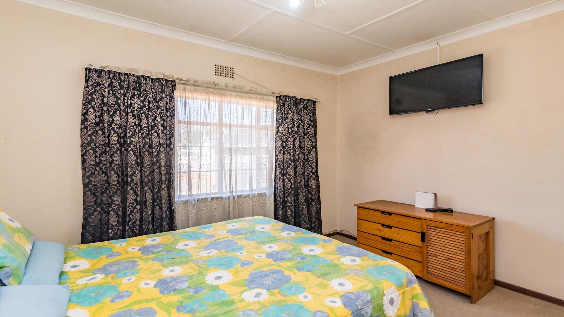 Bed Room 2 of property in Discovery