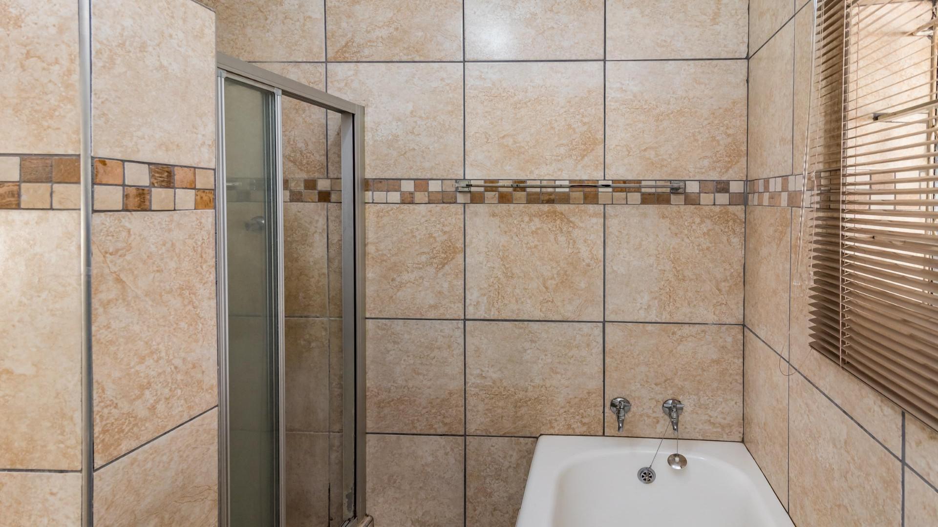 Bathroom 1 of property in Discovery