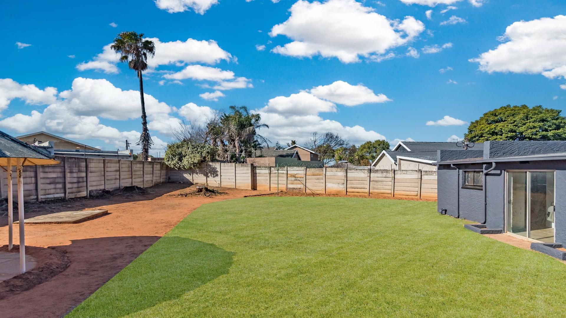 Backyard of property in Discovery