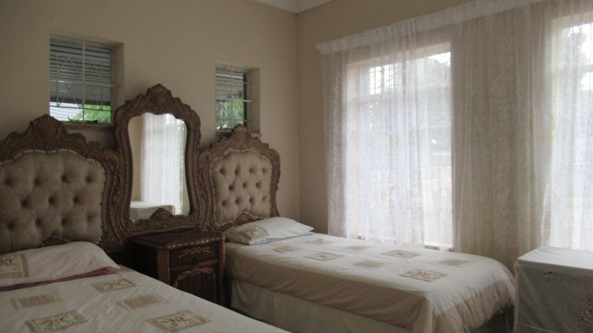 Bed Room 2 - 10 square meters of property in Discovery