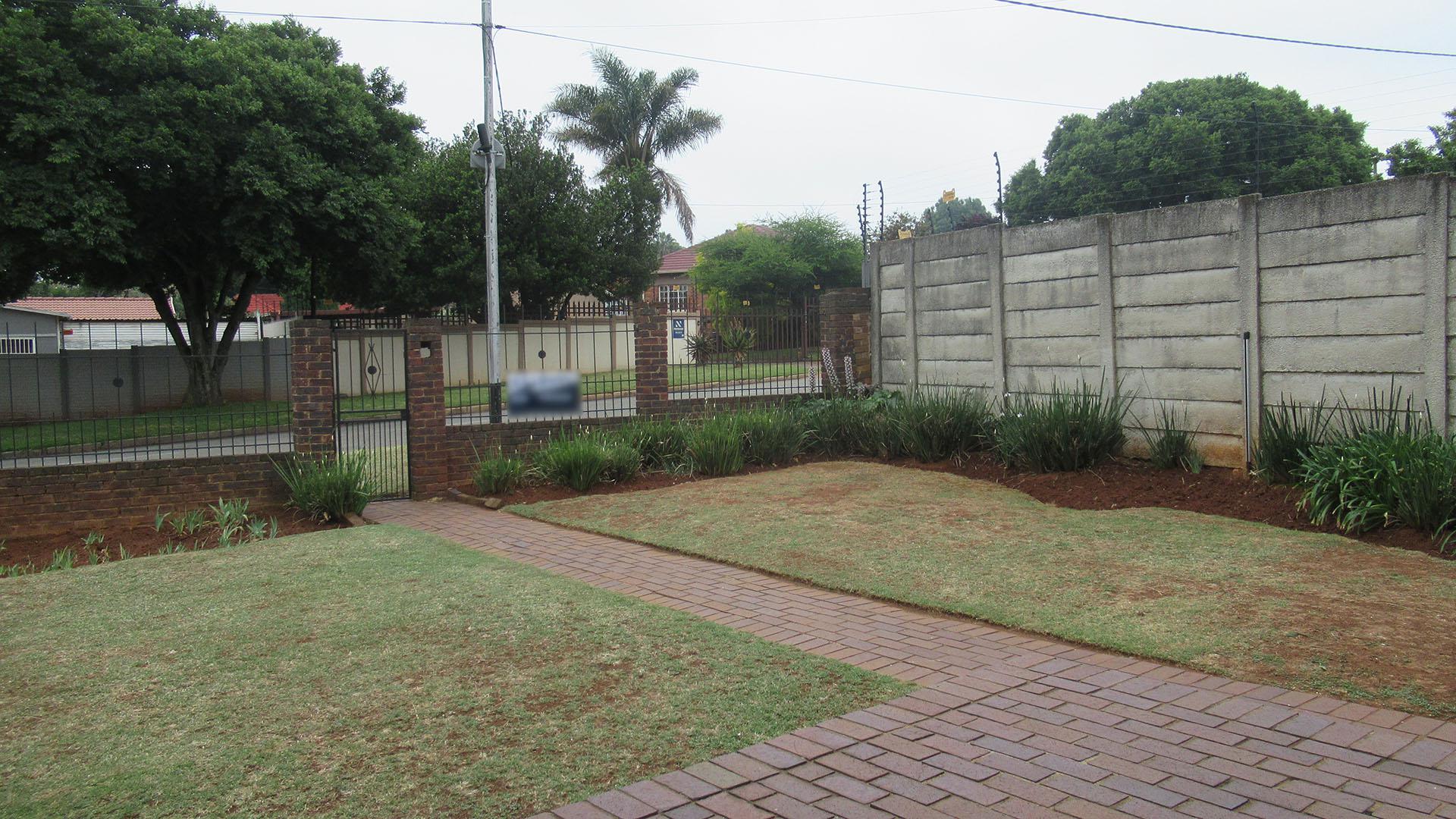 Front View of property in Discovery