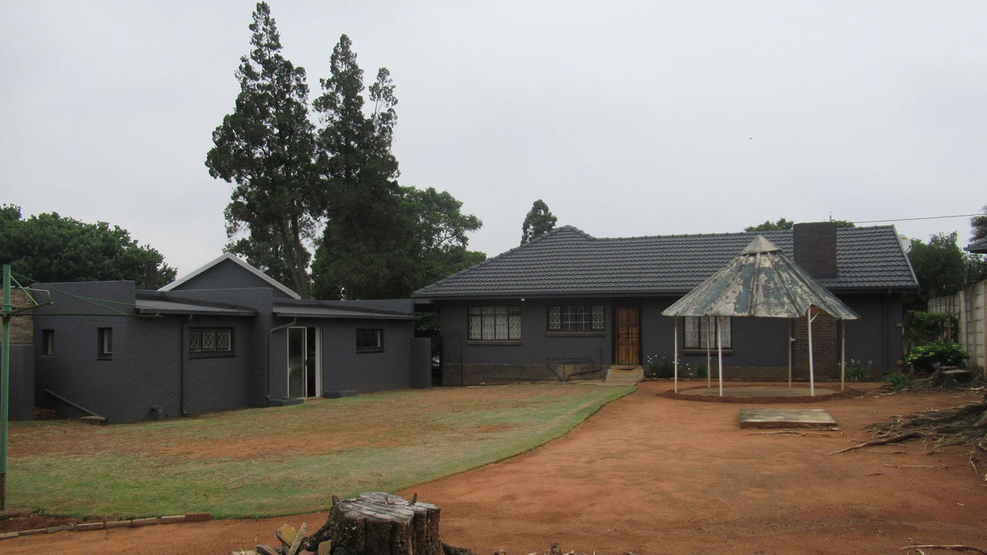 Backyard of property in Discovery