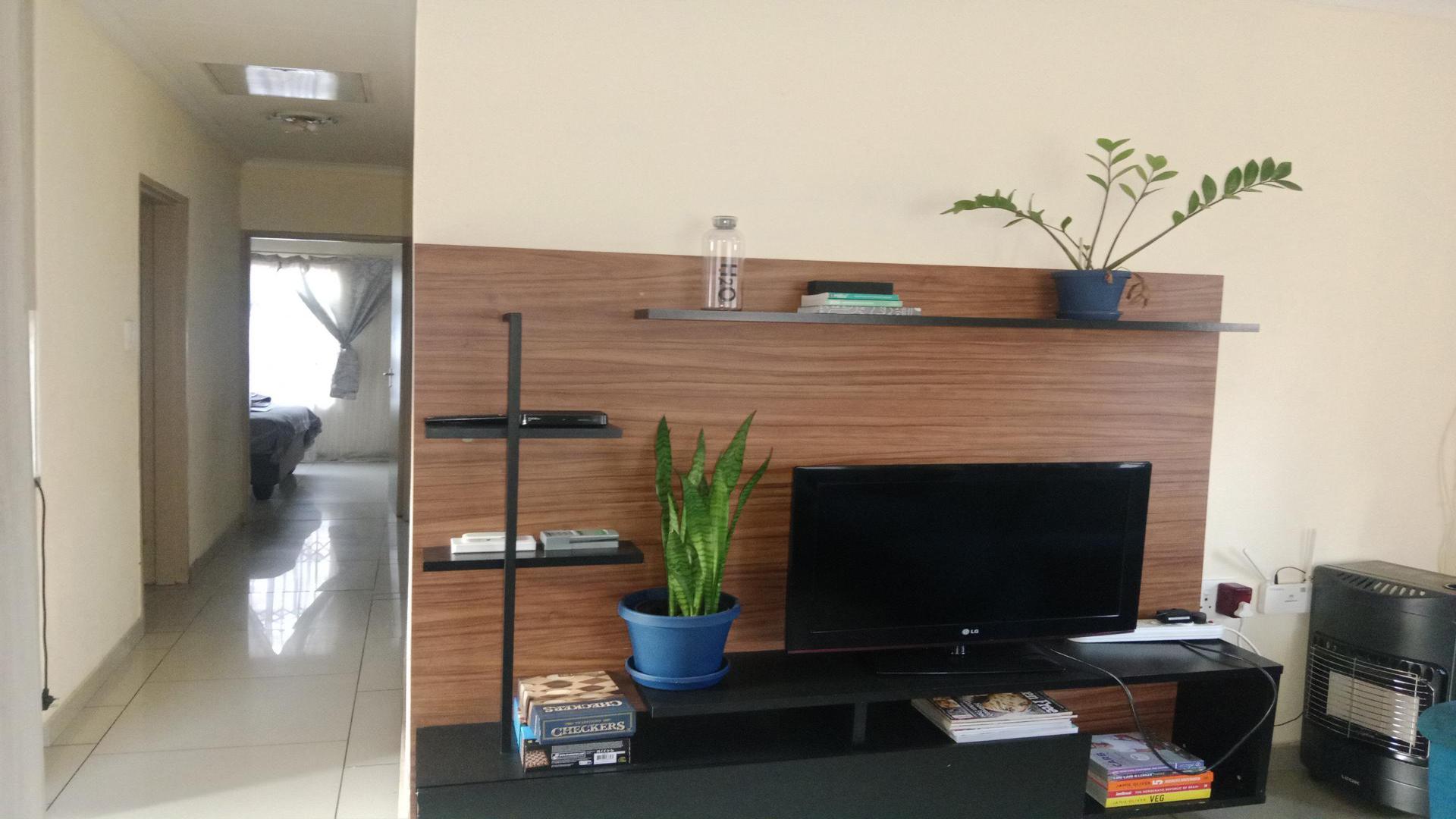 Lounges of property in Soshanguve East