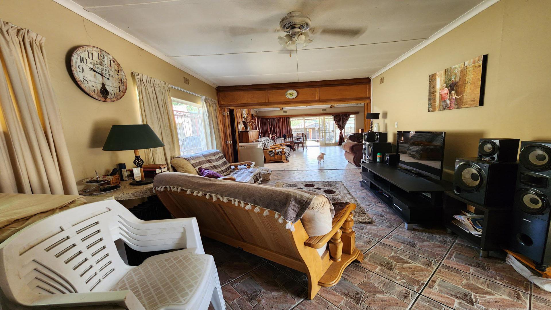 TV Room of property in Ermelo