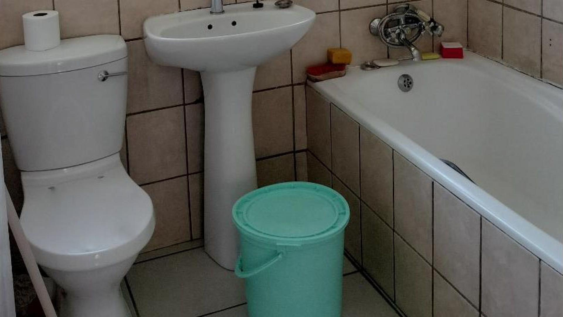 Bathroom 1 of property in Meredale