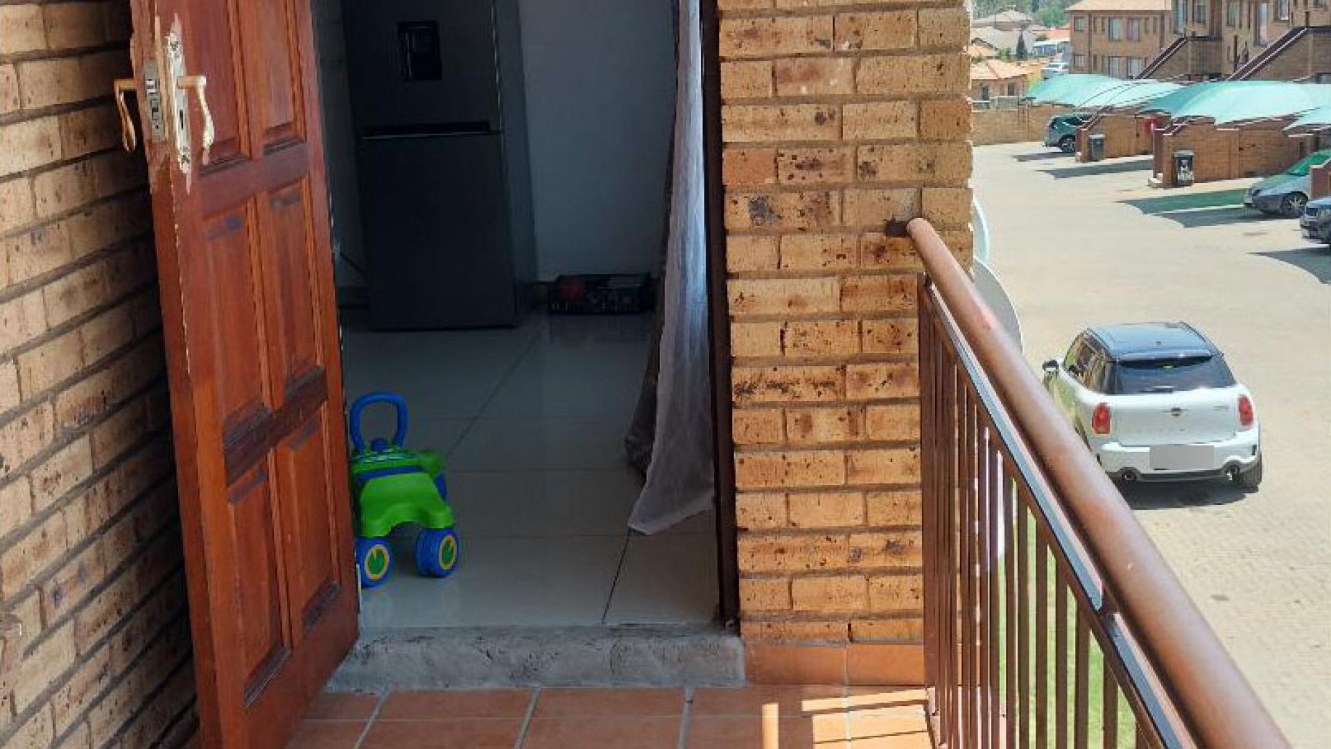 Balcony of property in Meredale