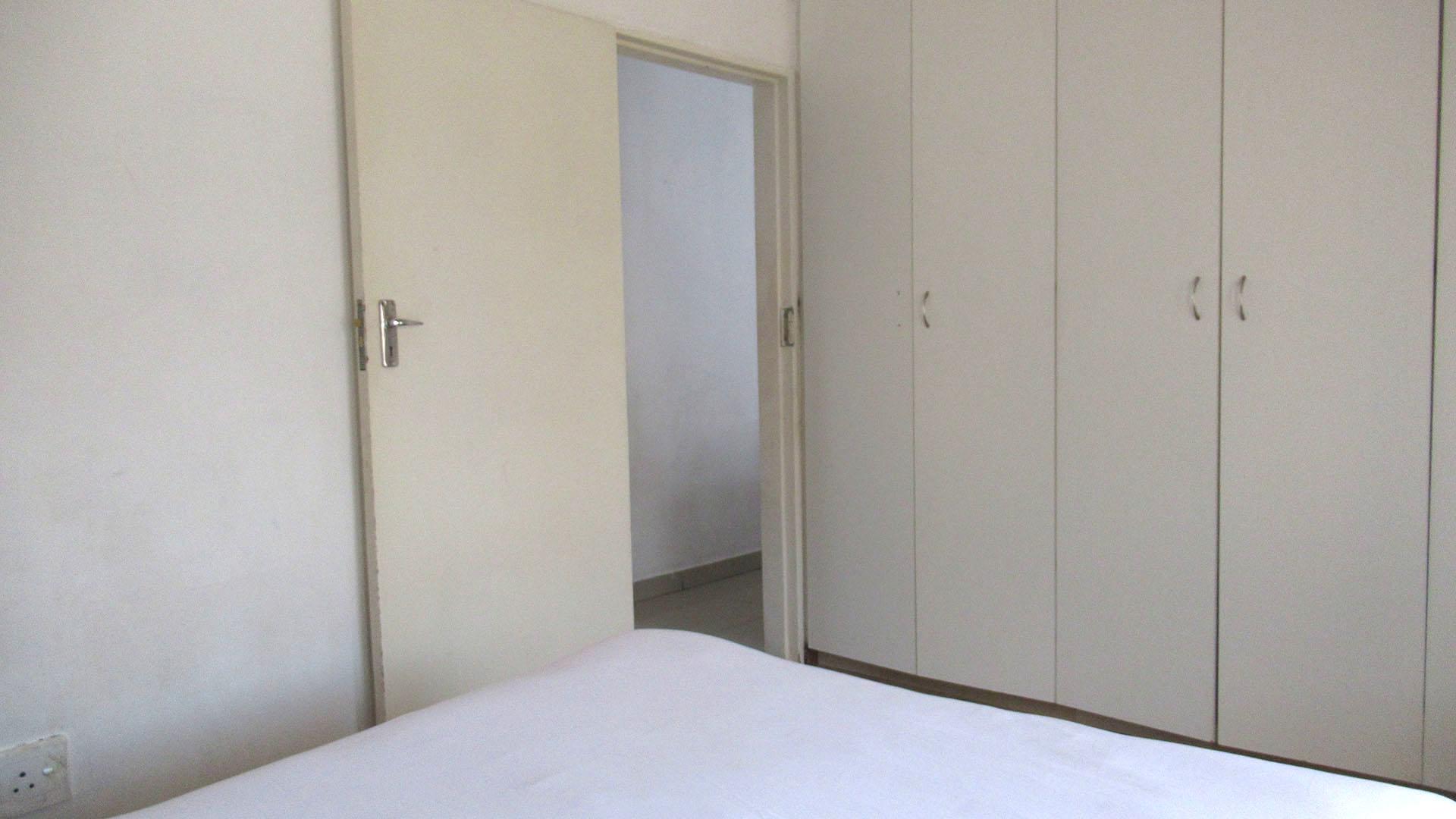 Bed Room 1 - 13 square meters of property in Meredale