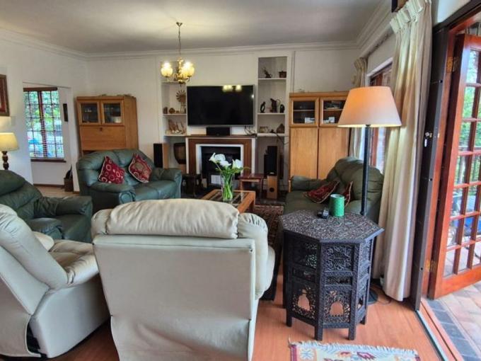 4 Bedroom House for Sale For Sale in Kloof  - MR696013