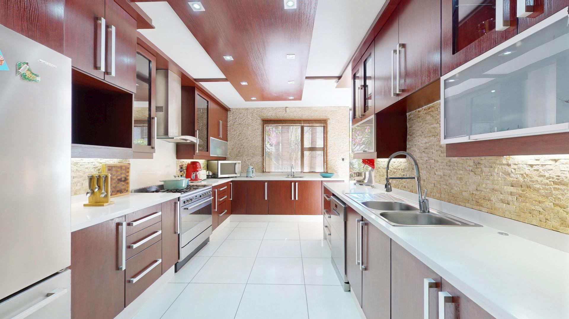  of property in Faerie Glen