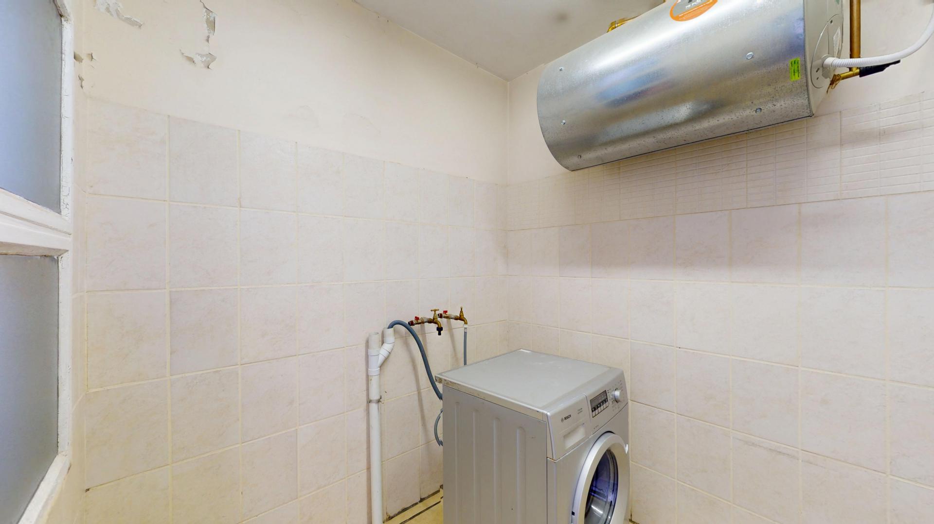  of property in Faerie Glen