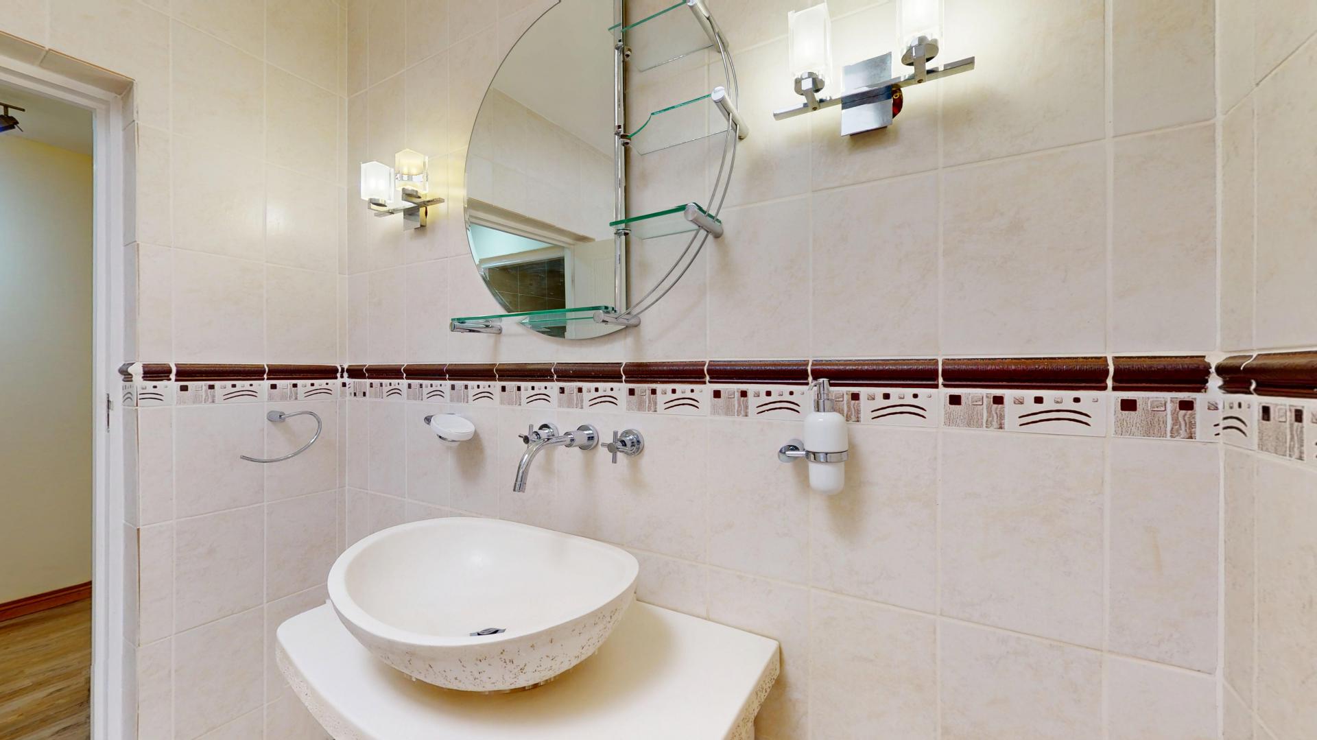  of property in Faerie Glen