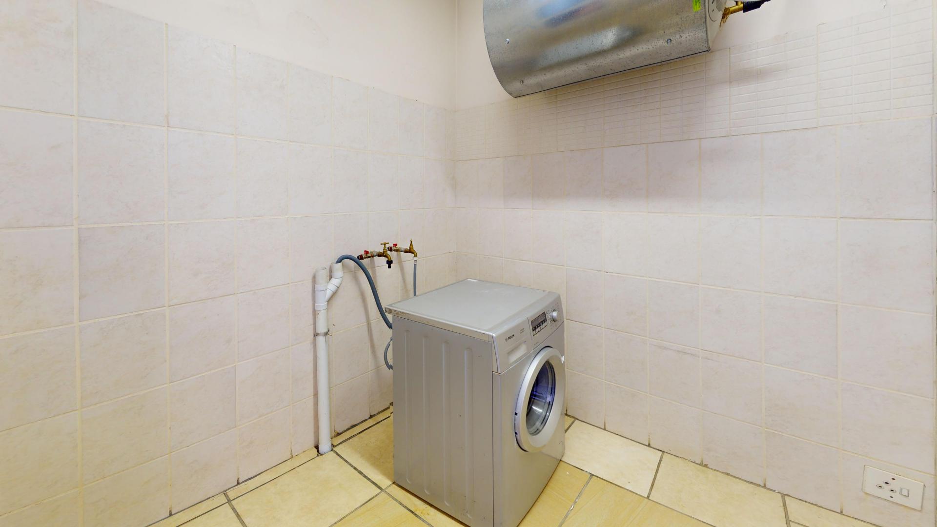  of property in Faerie Glen