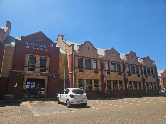 Commercial to Rent in Faerie Glen - Property to rent - MR696081