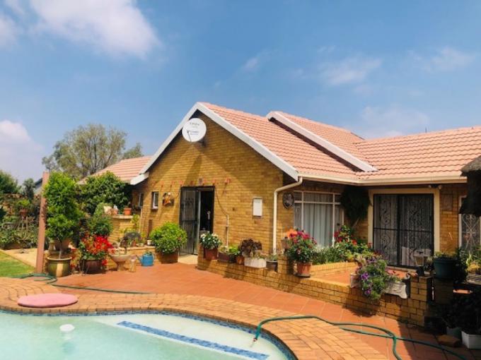 3 Bedroom House for Sale For Sale in Elspark - MR696087