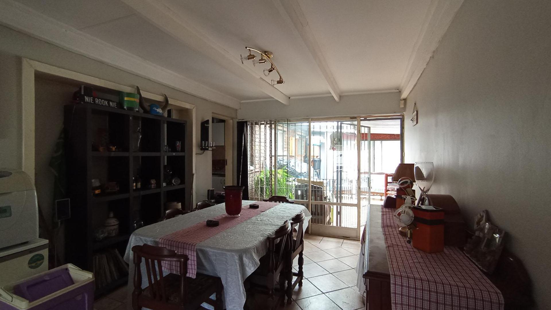 Dining Room - 16 square meters of property in Bronkhorstspruit