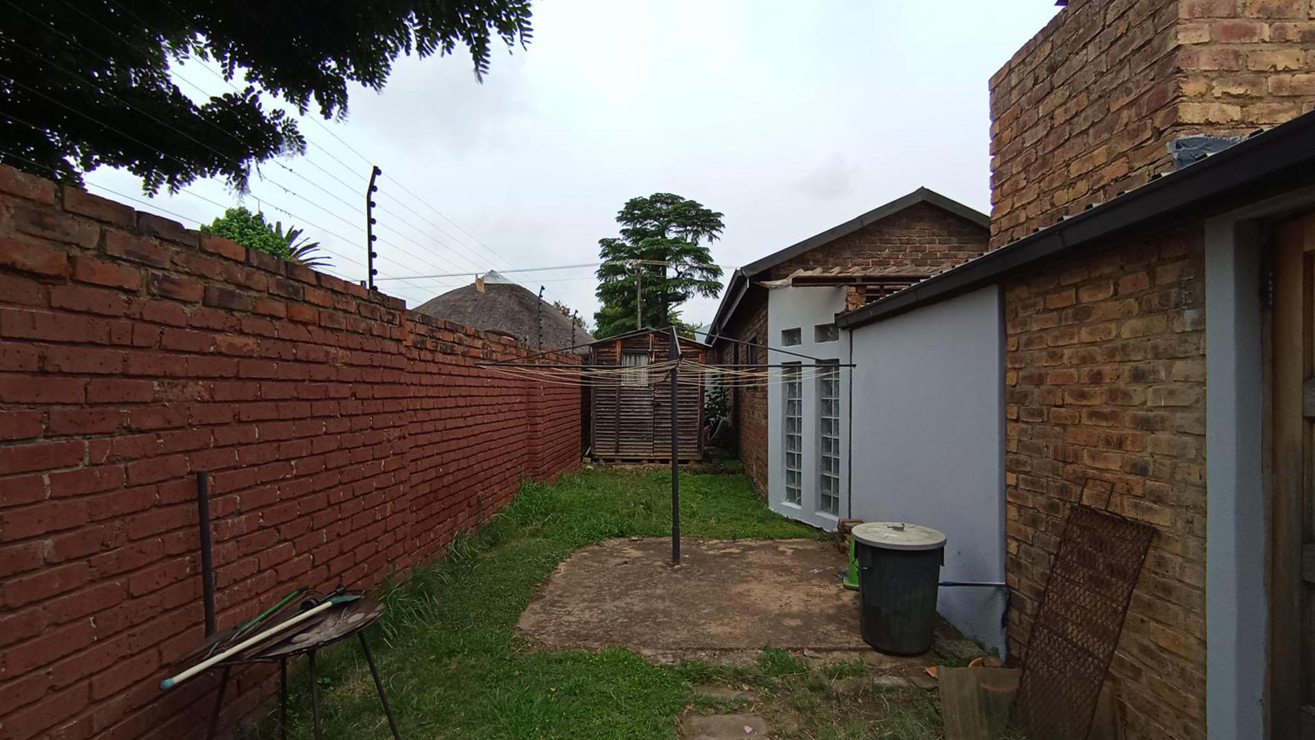 Backyard of property in Bronkhorstspruit