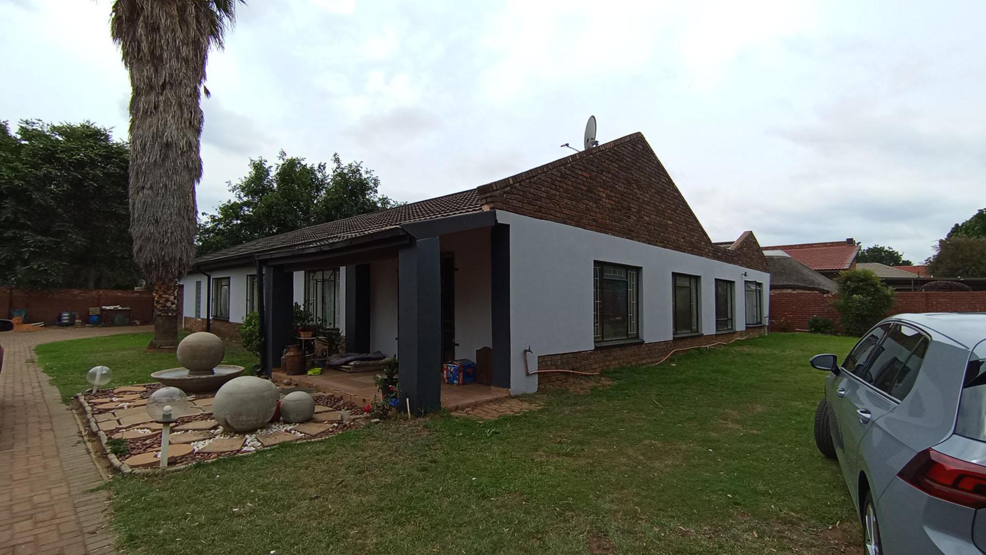 Front View of property in Bronkhorstspruit