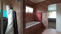Bathroom 1 - 11 square meters of property in Bronkhorstspruit