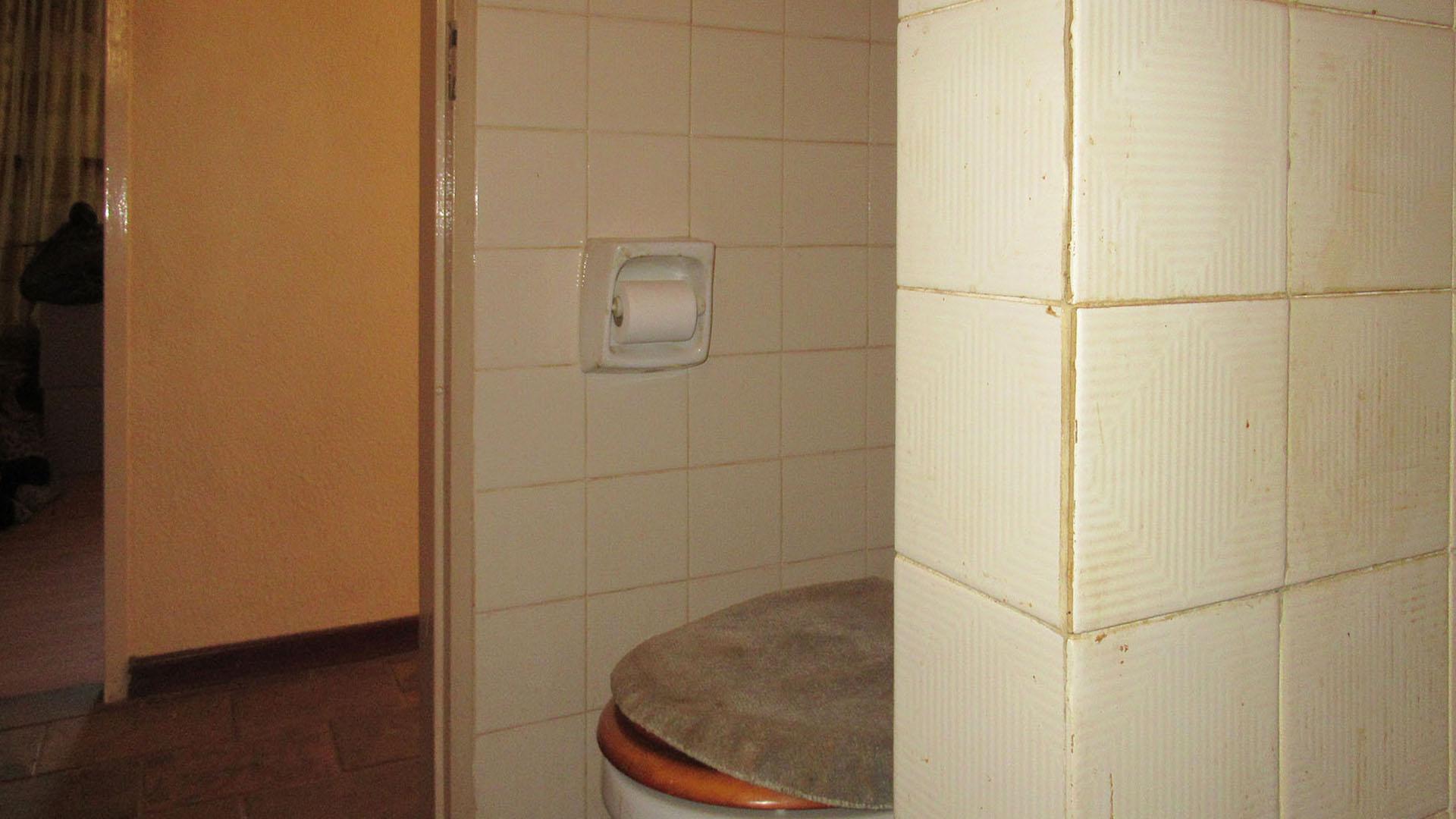Bathroom 1 - 3 square meters of property in Allen’s Nek