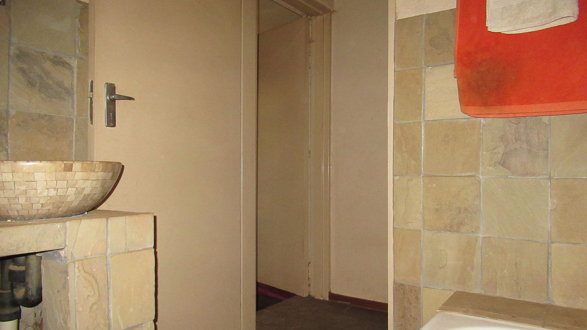 Bathroom 2 - 5 square meters of property in Allen’s Nek