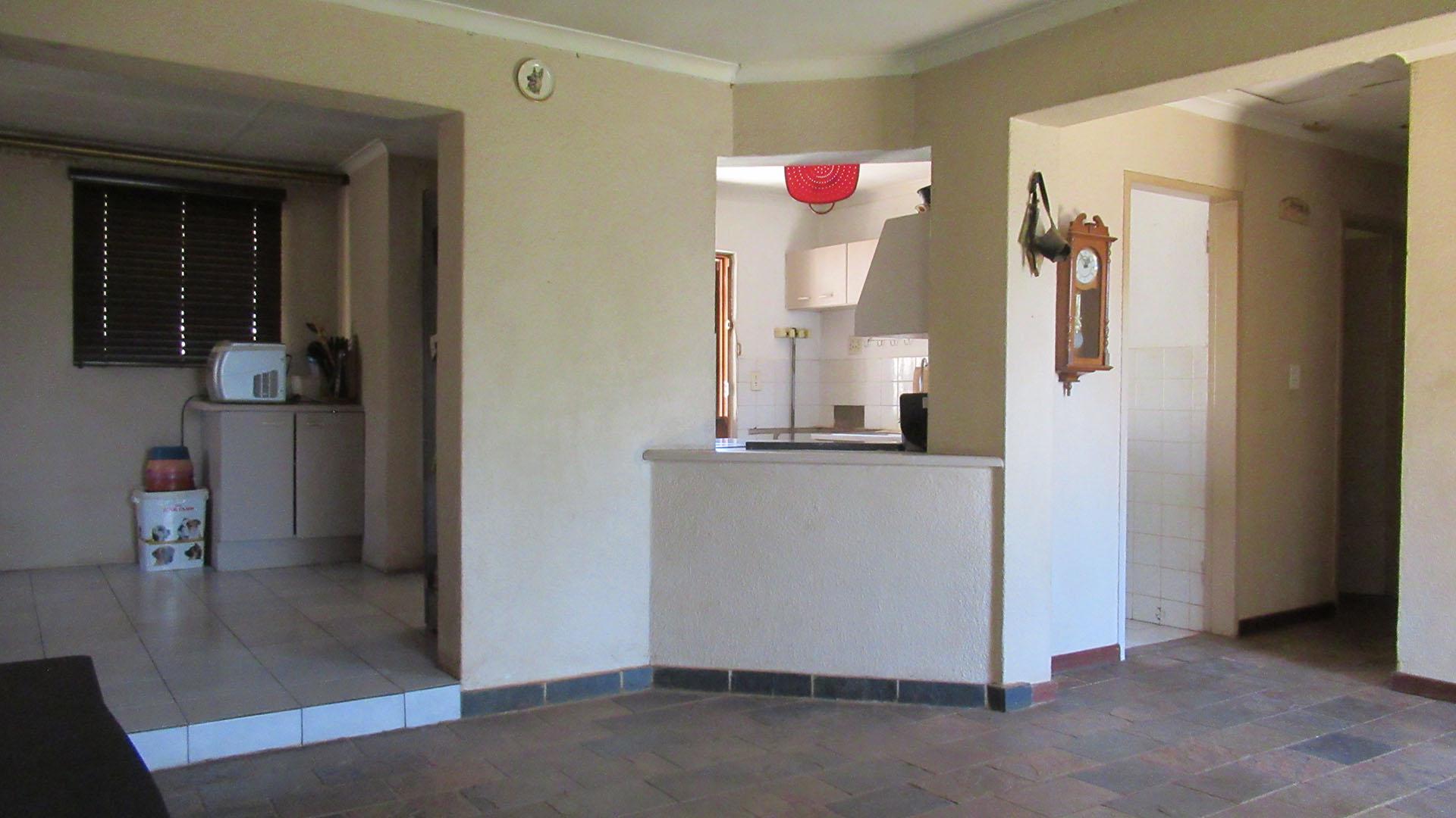 Lounges - 17 square meters of property in Allen’s Nek