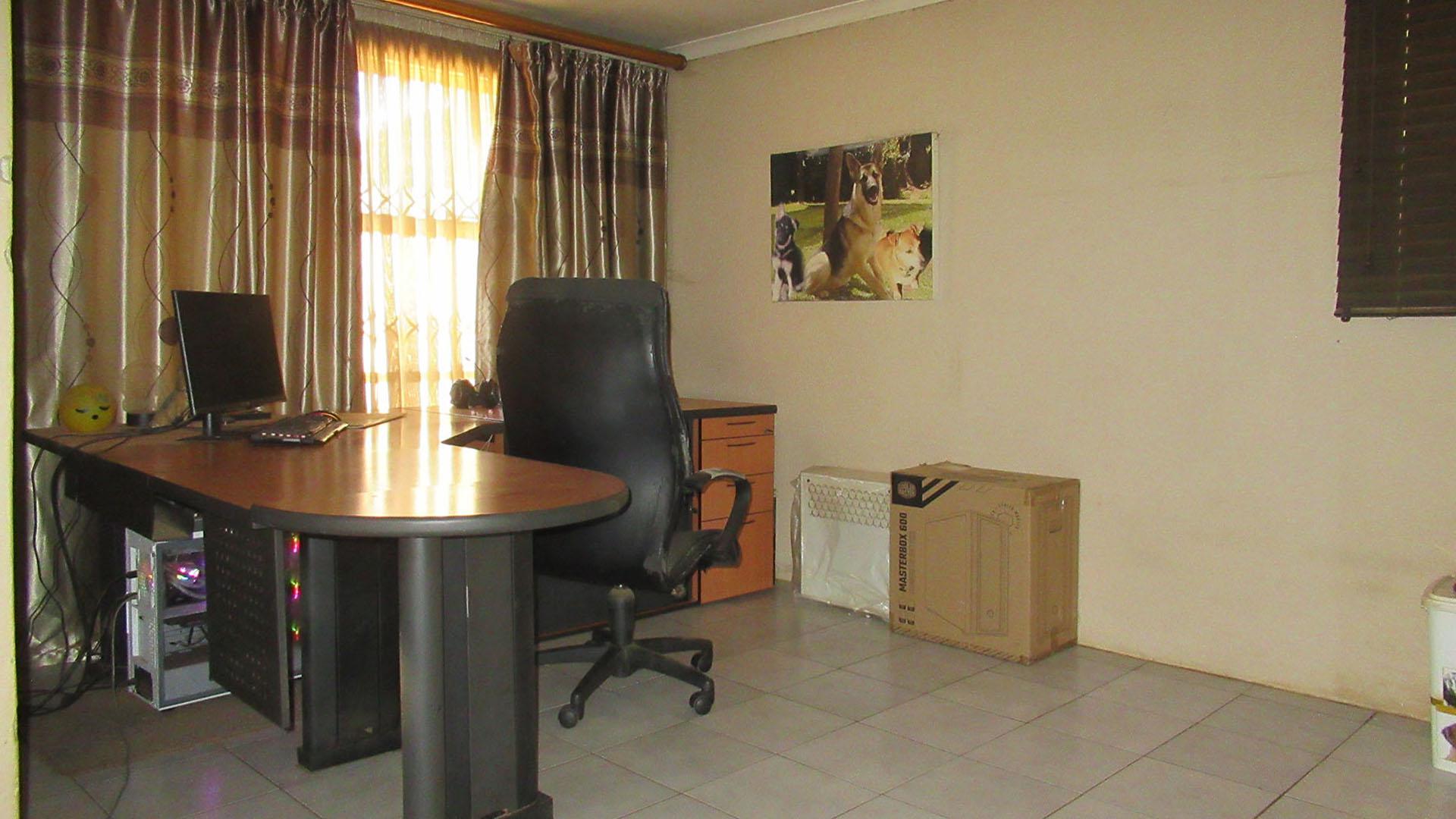 Dining Room - 15 square meters of property in Allen’s Nek