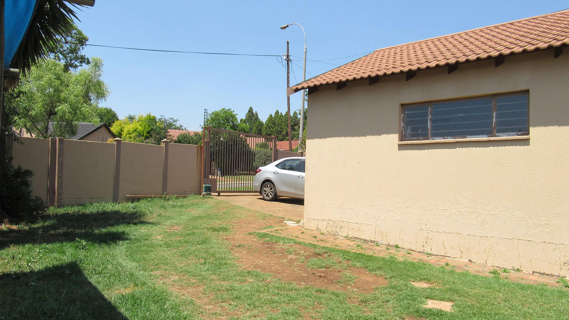 Front View of property in Allen’s Nek