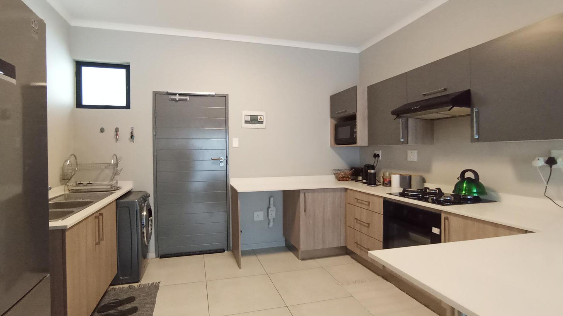 Kitchen - 16 square meters of property in Midridge Park
