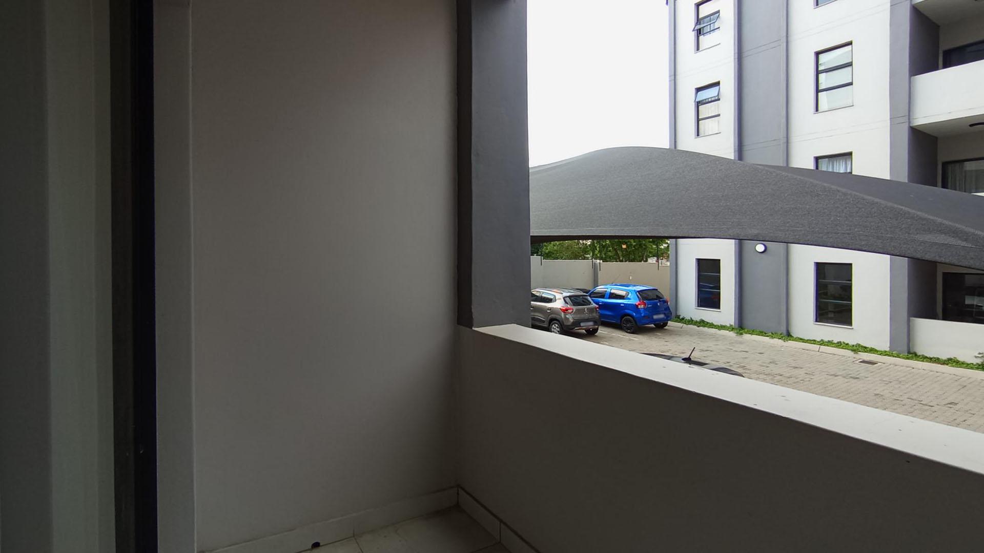 Balcony - 5 square meters of property in Midridge Park
