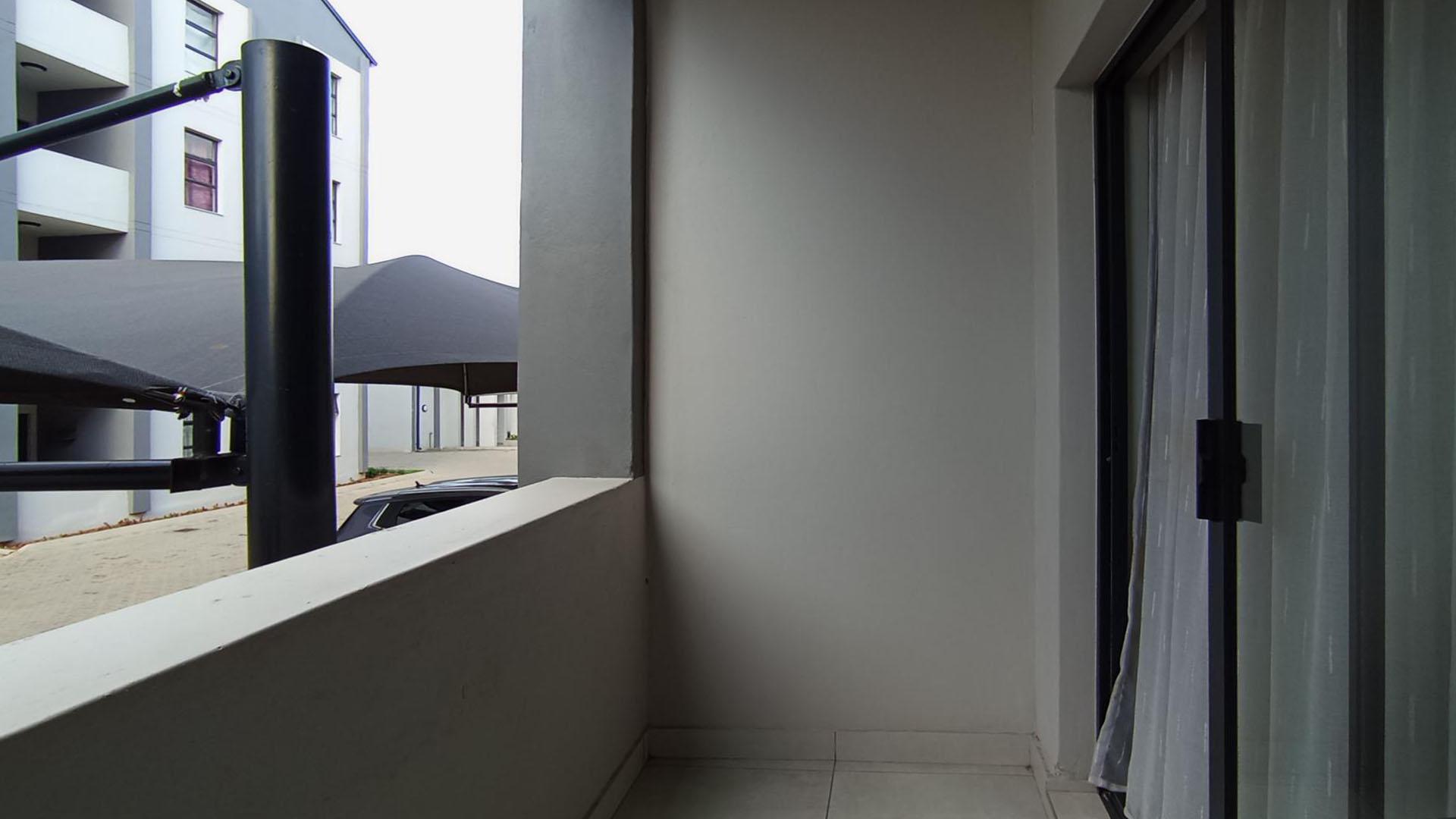 Balcony - 5 square meters of property in Midridge Park