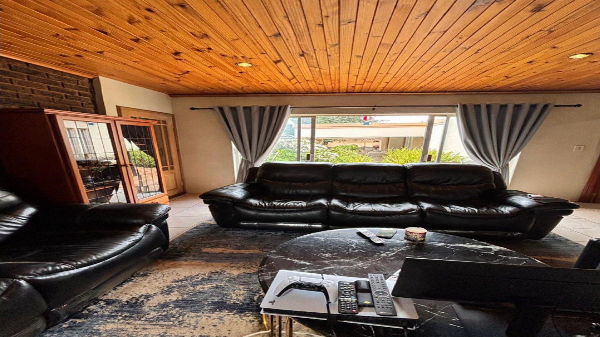 Lounges of property in Weltevreden Park